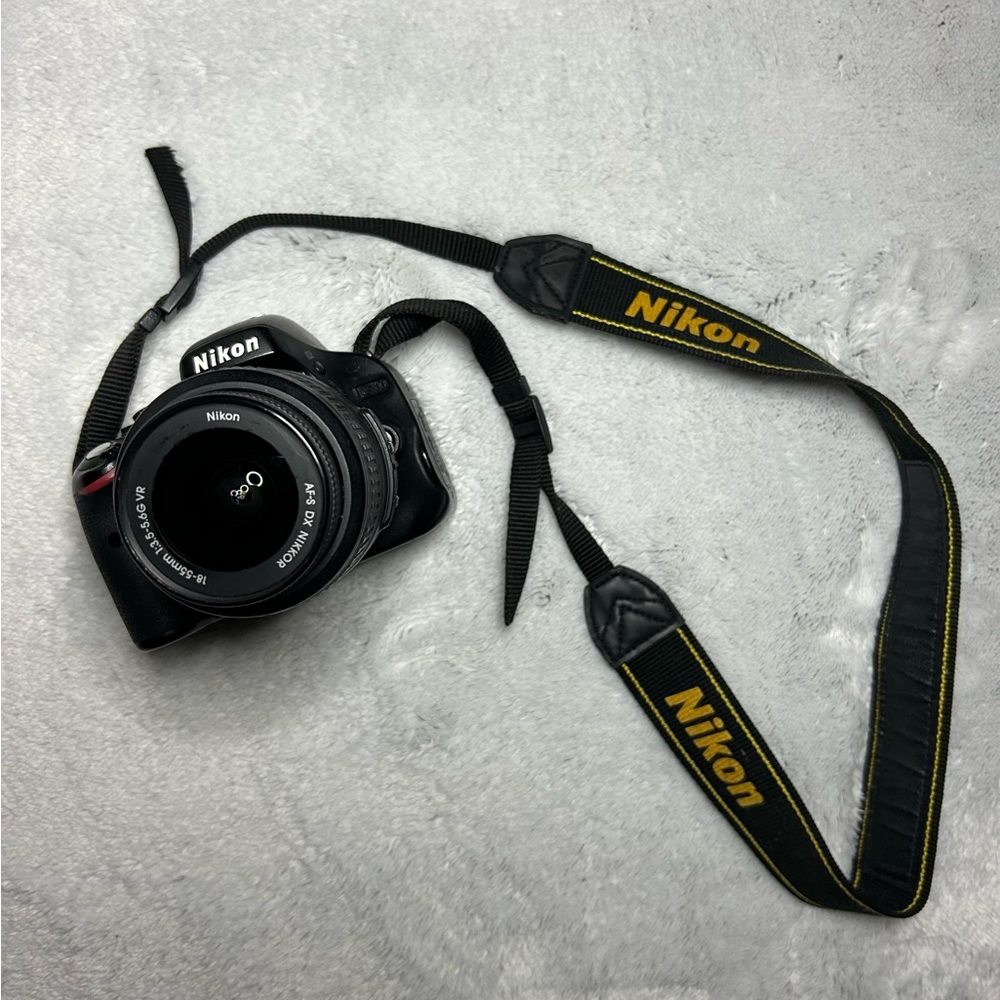 Nikon camera D5100